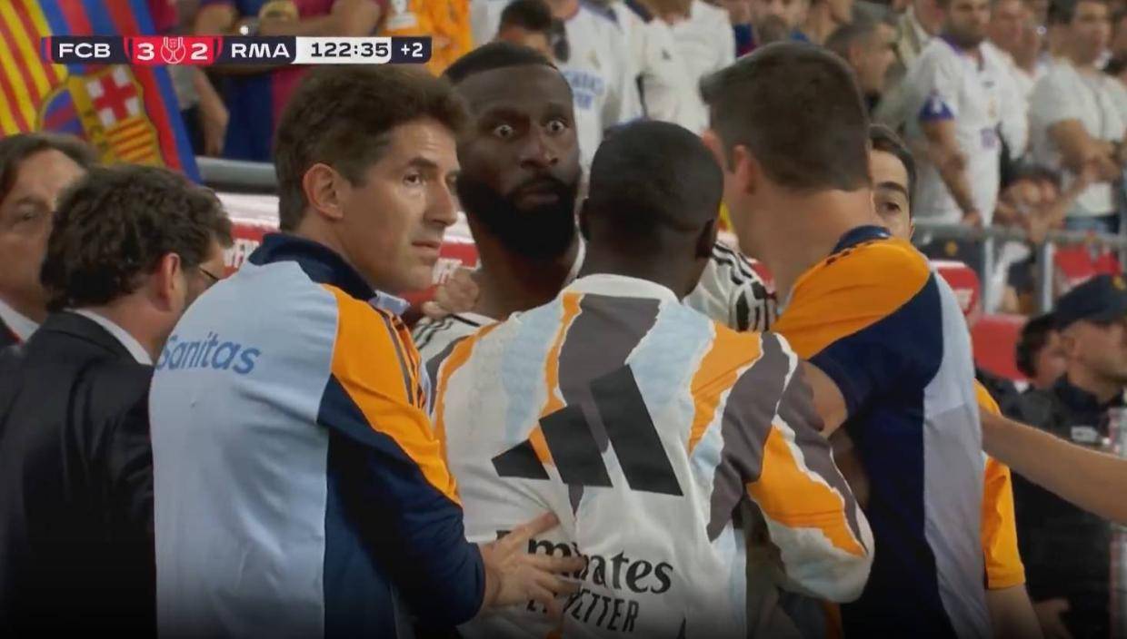 皇马国王杯决赛崩盘夜：吕迪格暴力砸裁判恐遭重罚，三人染红+西甲争冠陷绝境